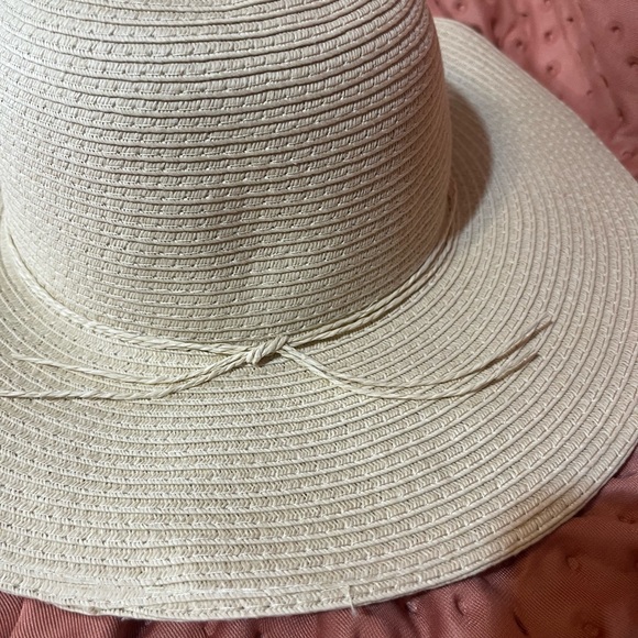 WOMEN’S BEAUTIFUL FLOPPY SUN HAT FROM XIIX. NEW - Picture 5 of 6